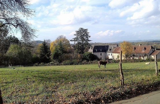 3637-Terrain constructible de 1495m²