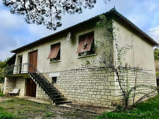 3921-Maison avec jardin et garage